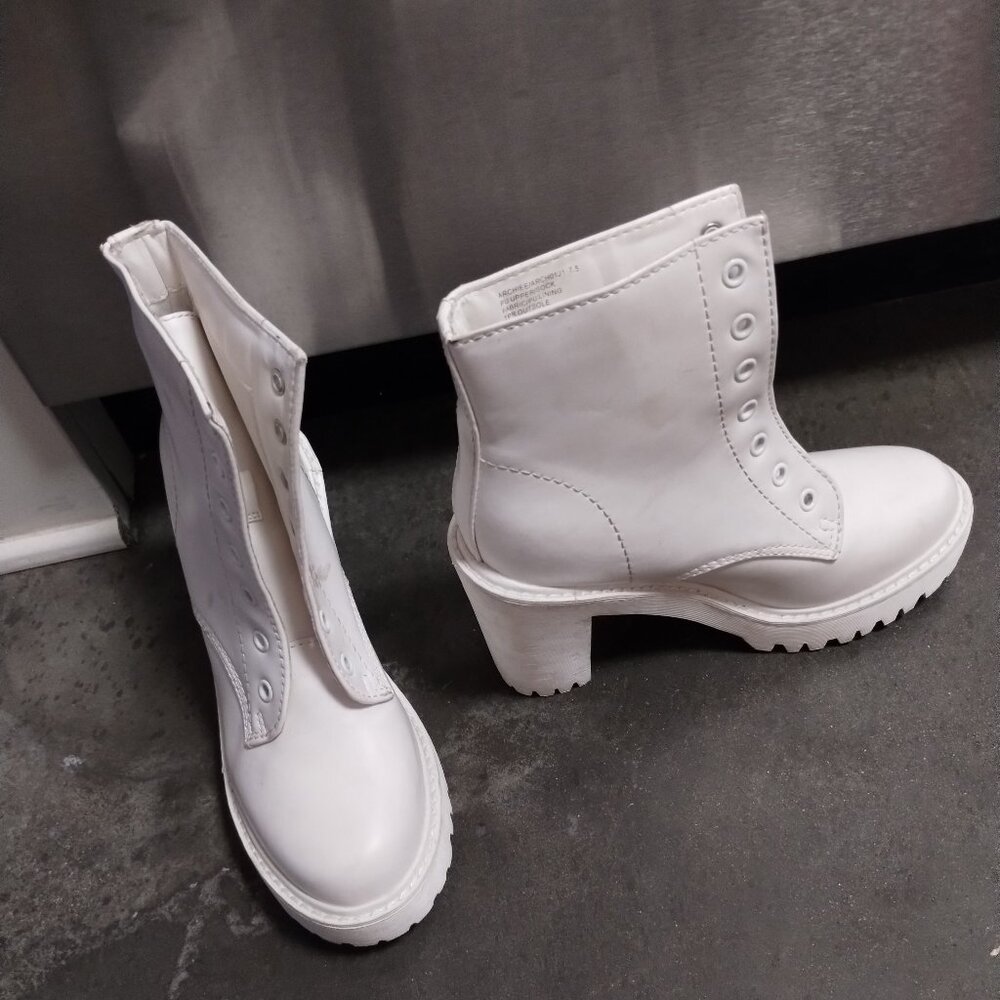 Madden girlWhite Timberland Style
